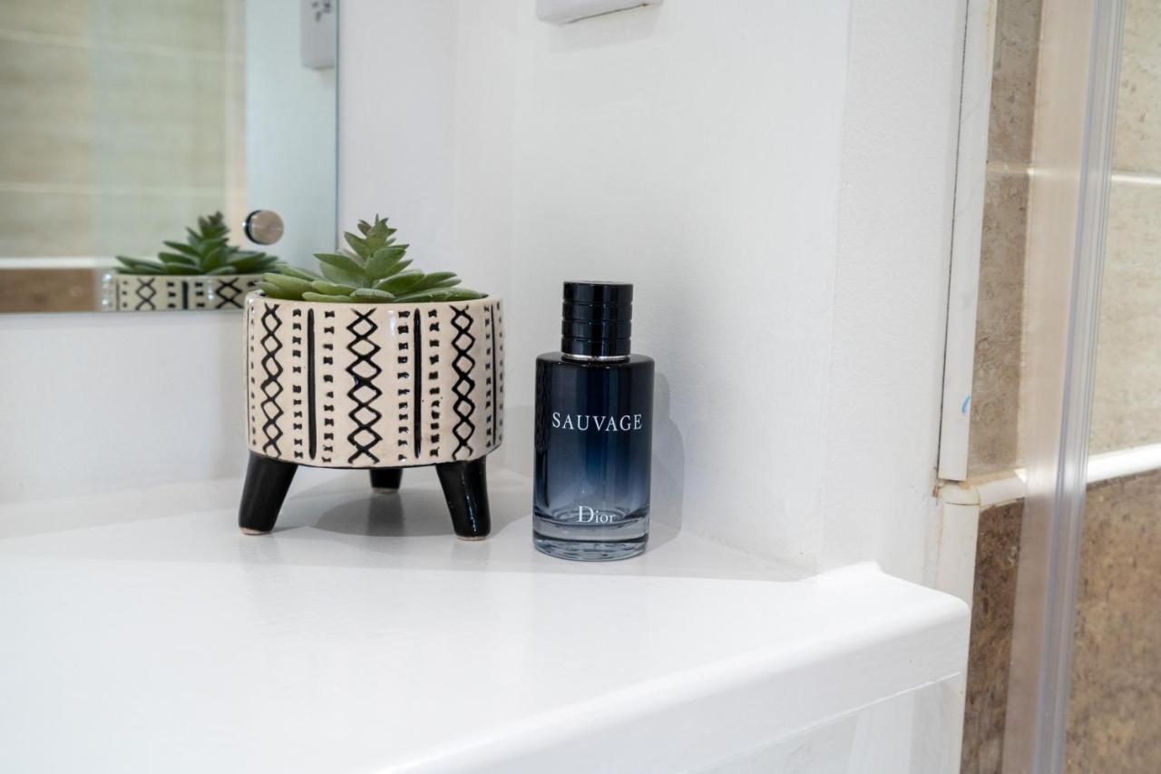 Caliber Stays Birmingham Bliss - Medusa Suite Apartments - Central 2-Bed Retreat - City Attractions, Sleeps 4, Free Netflix, Nearby Parking & Close Proximity - Bullring, Grand Central, The Cube - 5 Minutes Walk Exterior foto