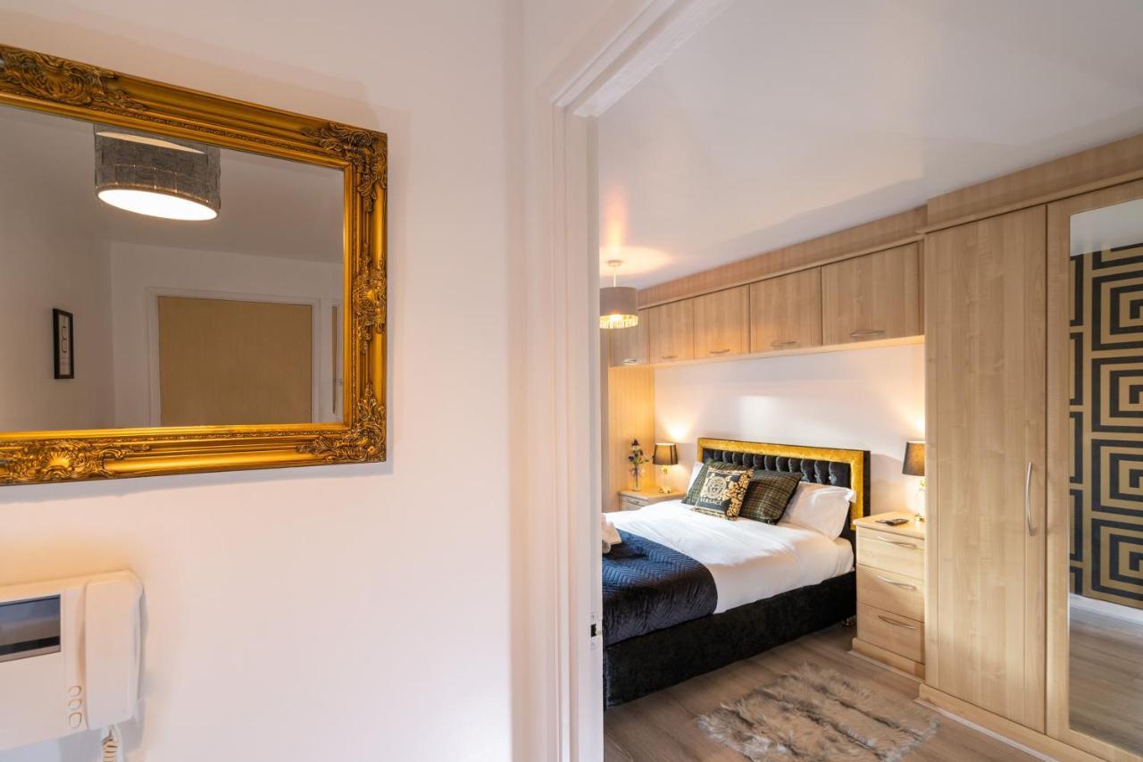 Caliber Stays Birmingham Bliss - Medusa Suite Apartments - Central 2-Bed Retreat - City Attractions, Sleeps 4, Free Netflix, Nearby Parking & Close Proximity - Bullring, Grand Central, The Cube - 5 Minutes Walk Exterior foto