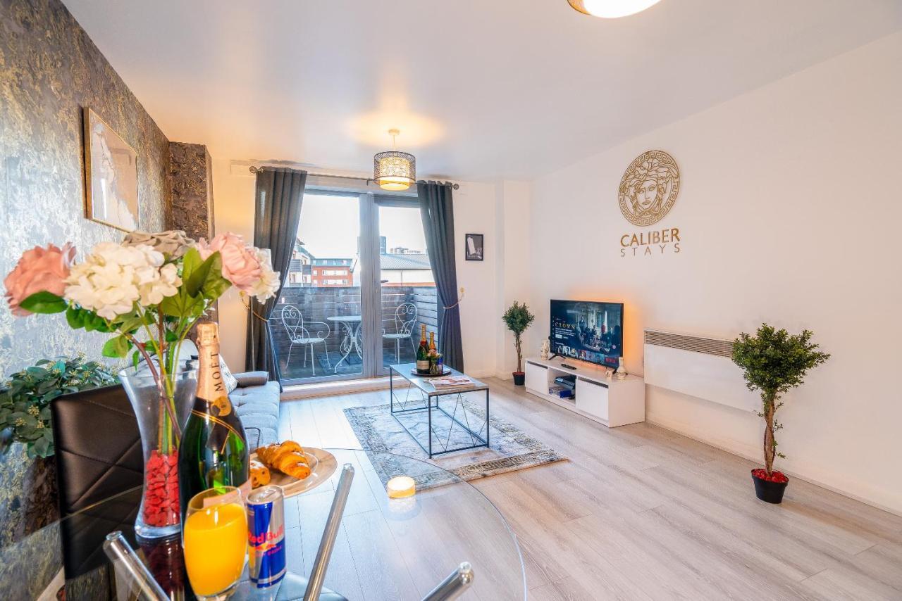 Caliber Stays Birmingham Bliss - Medusa Suite Apartments - Central 2-Bed Retreat - City Attractions, Sleeps 4, Free Netflix, Nearby Parking & Close Proximity - Bullring, Grand Central, The Cube - 5 Minutes Walk Exterior foto