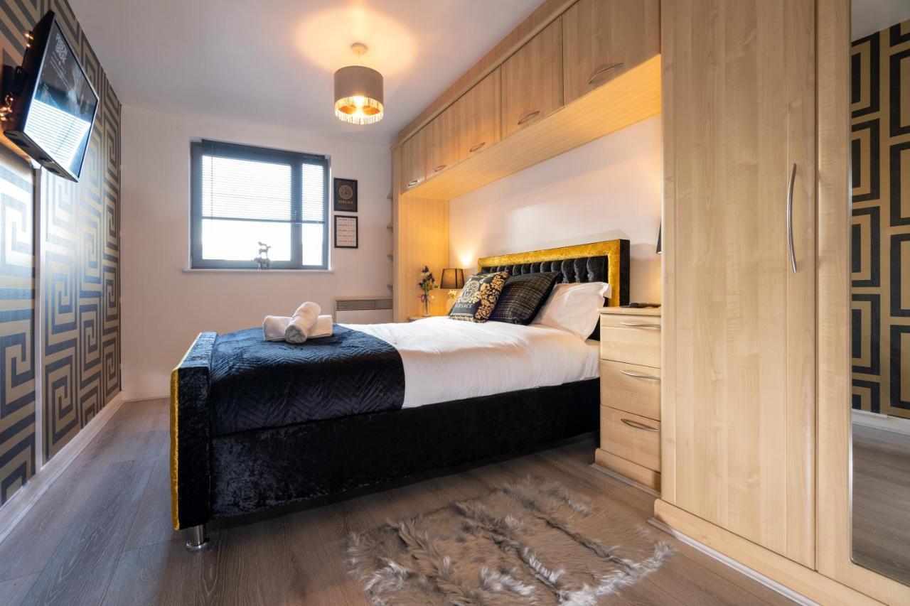 Caliber Stays Birmingham Bliss - Medusa Suite Apartments - Central 2-Bed Retreat - City Attractions, Sleeps 4, Free Netflix, Nearby Parking & Close Proximity - Bullring, Grand Central, The Cube - 5 Minutes Walk Exterior foto